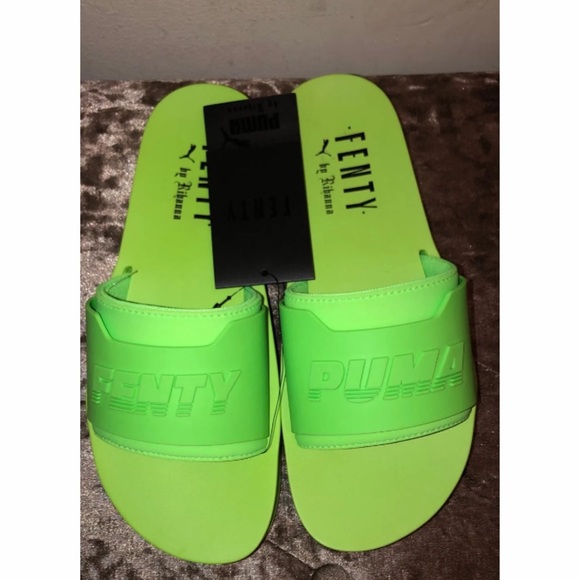🛑SOLD🛑 fenty puma slides - Picture 2 of 4